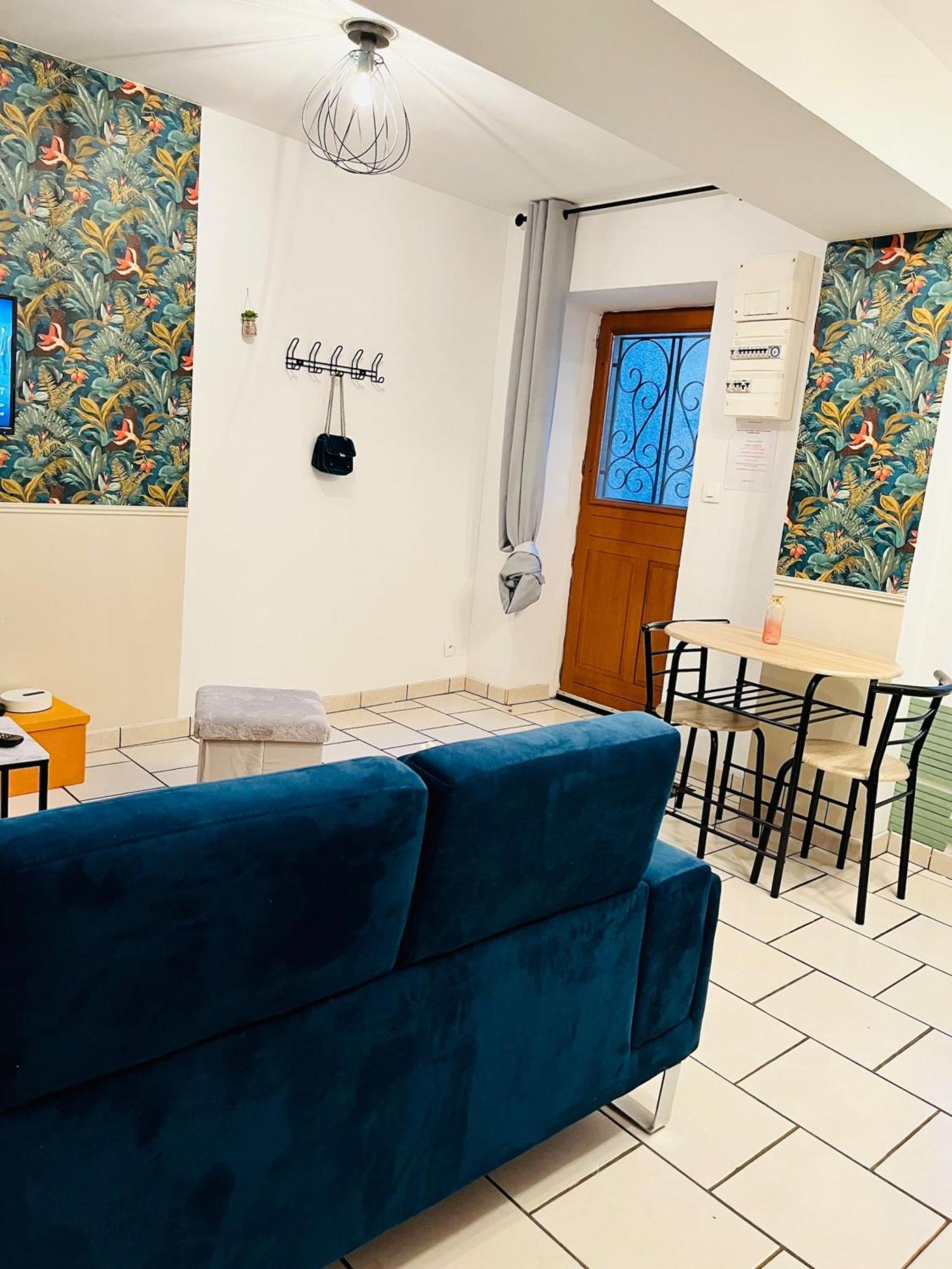 Duplex Charmant Au Coeur De Levroux Exteriör bild